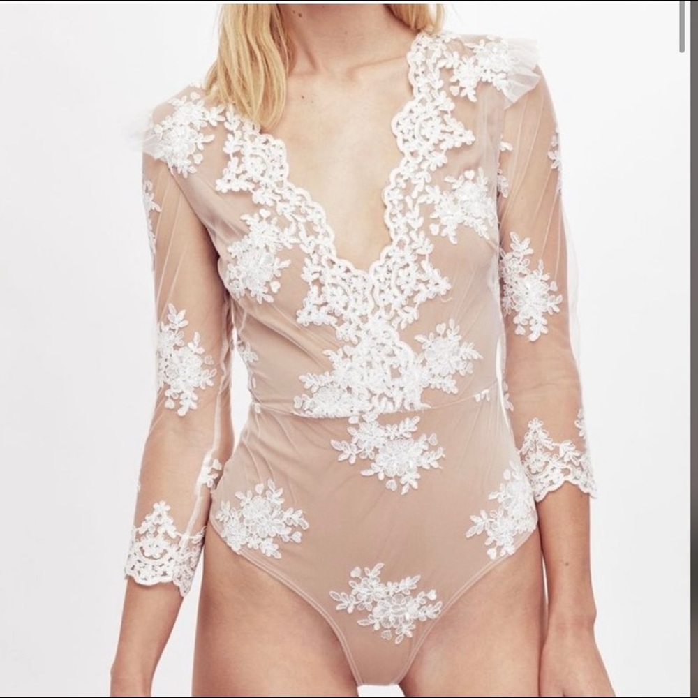 NWT For Love & Lemons Amber Scallop Bodysuit